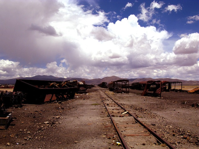 06_uyuni_bolivia_train_cementery