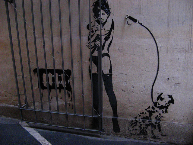 Stencil (possibly depicting Kate Moss) by unknown artist. Photo by a_kep.